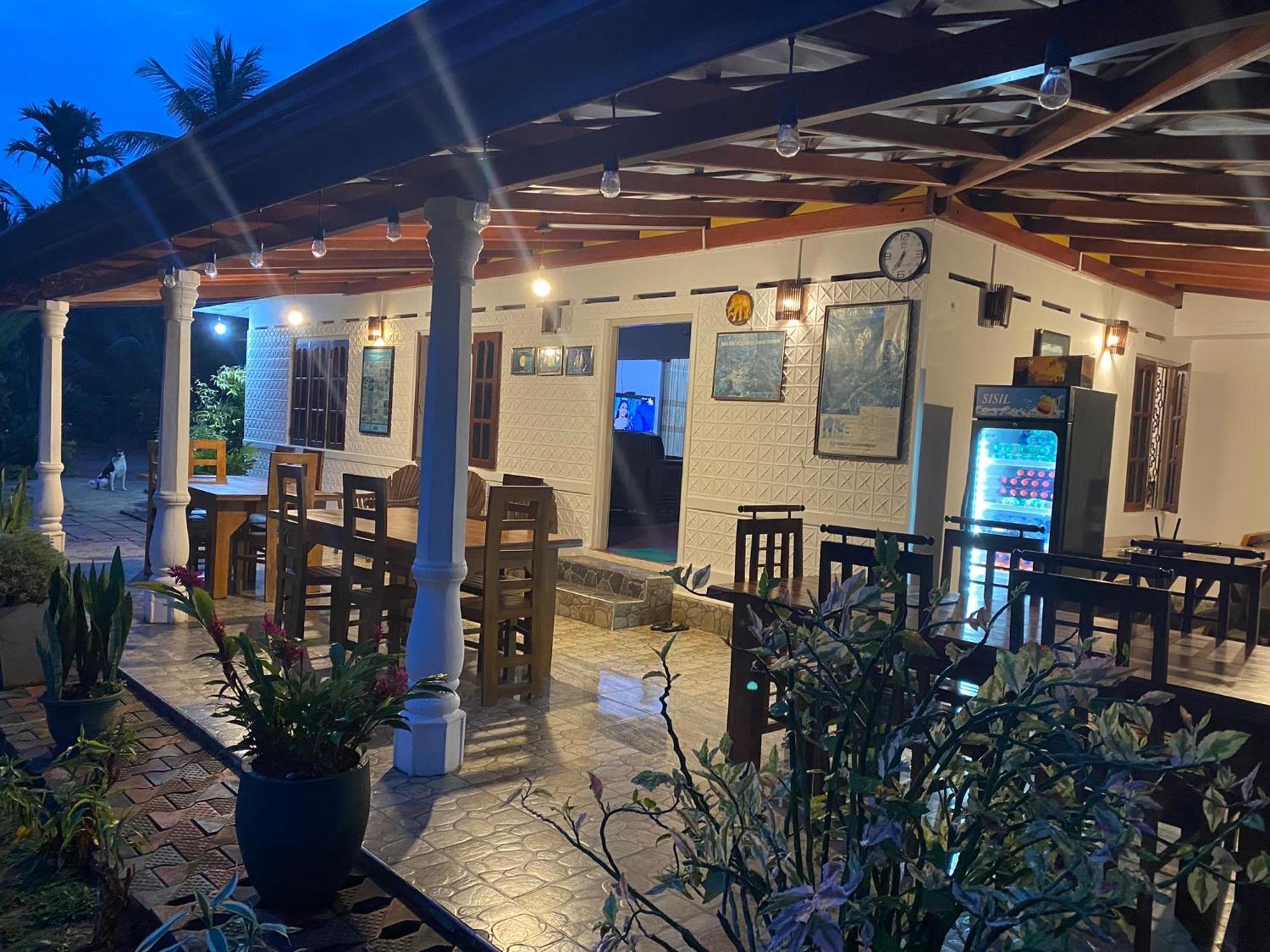 Rainforest Mount Lodge 代尼耶耶 外观 照片